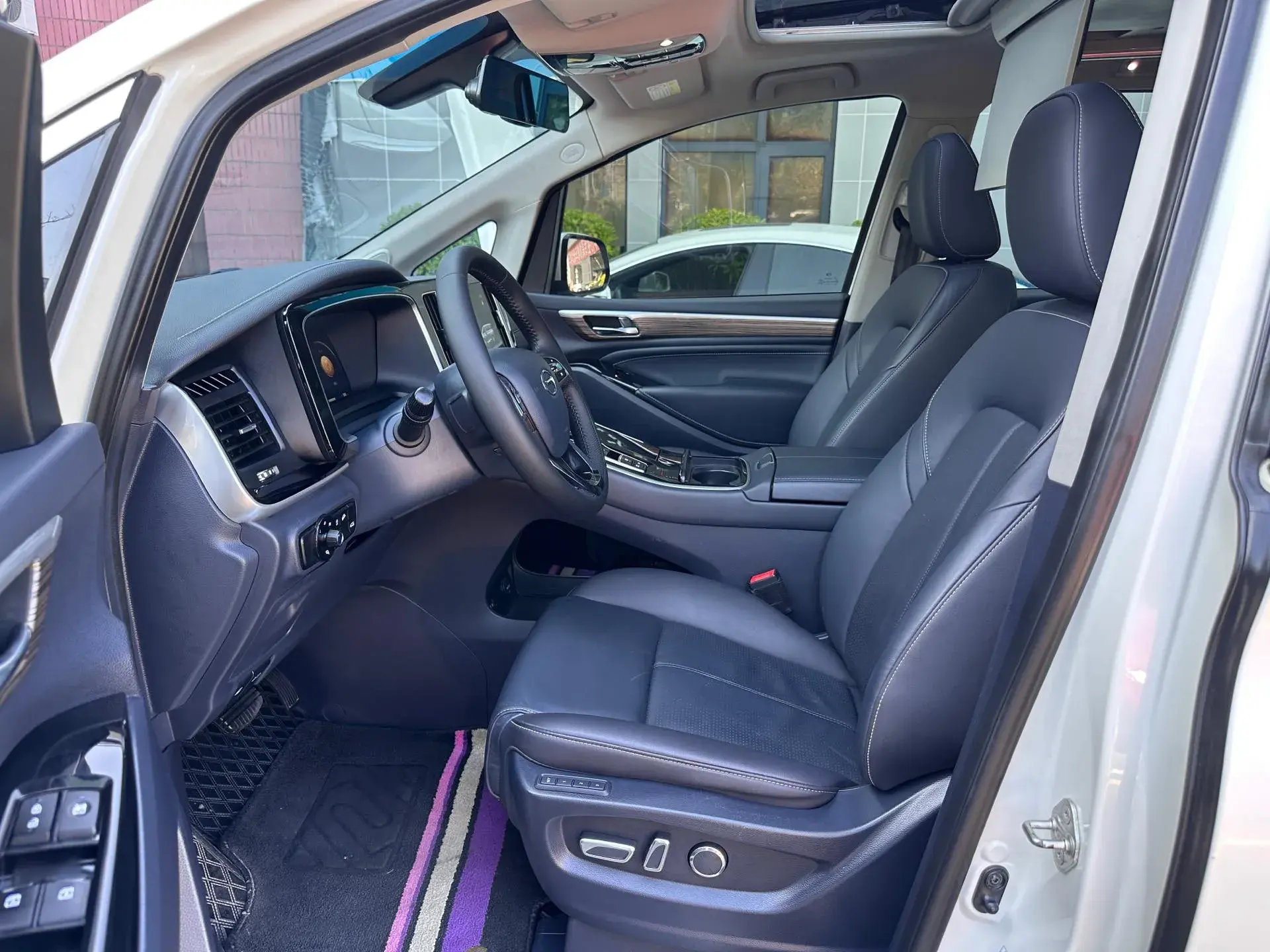 2021 GAC TRUMPCHI thumbnail 3