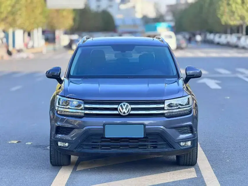 2019 VOLKSWAGEN THARU thumbnail 3