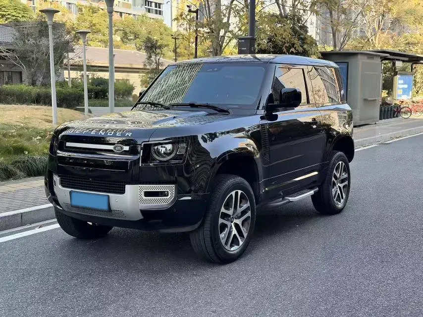 2022 LAND ROVER view 1