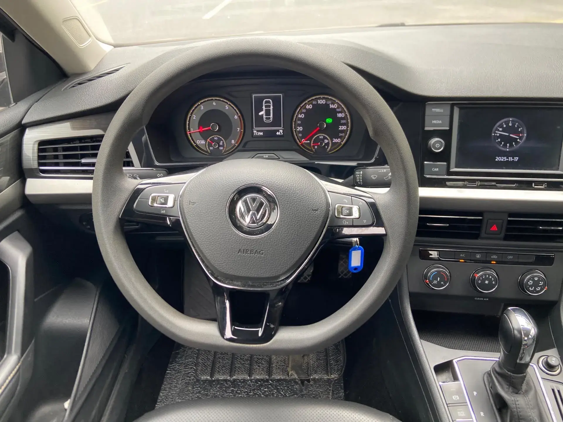 2019 VOLKSWAGEN LAVIDA thumbnail 4