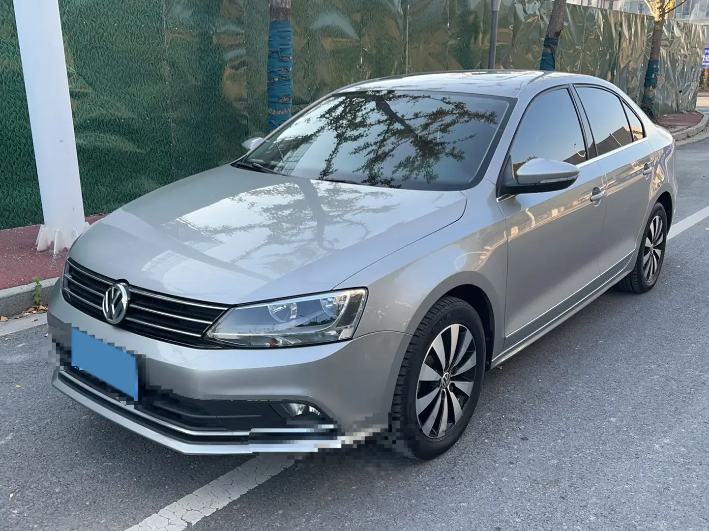 2018 VOLKSWAGEN SAGITAR view 1