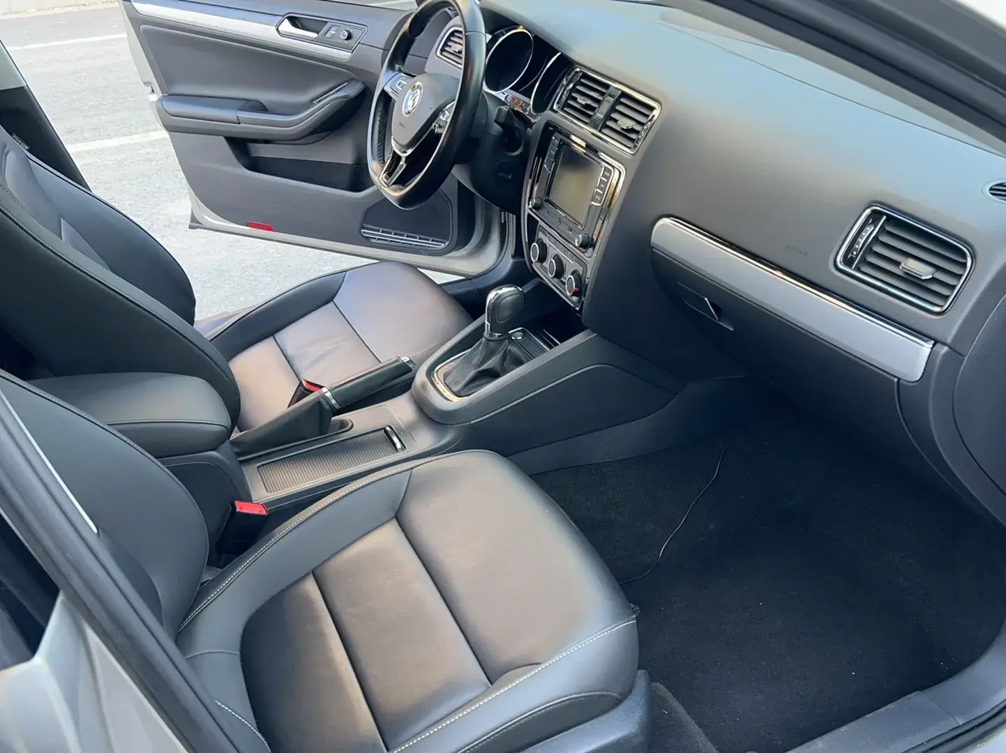 2018 VOLKSWAGEN SAGITAR thumbnail 4