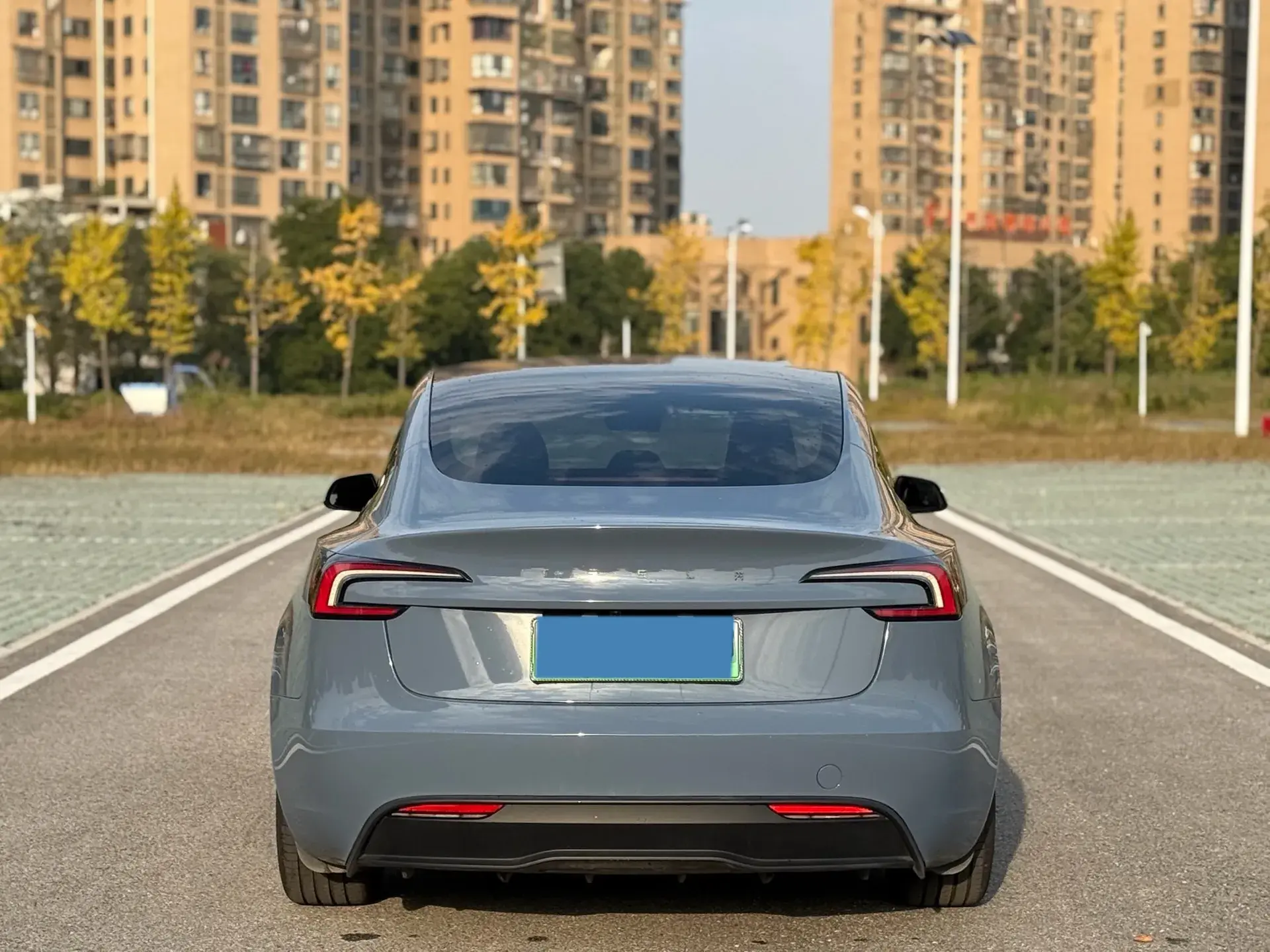 2023 TESLA MODEL thumbnail 3