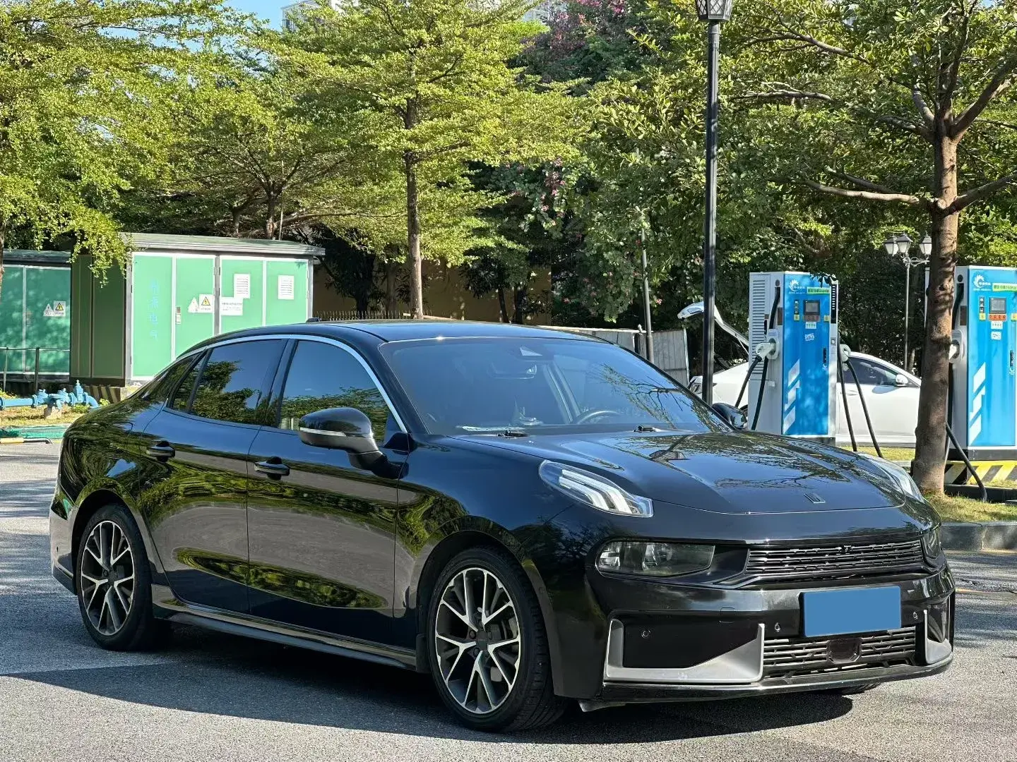 2022 LYNK&CO 03 thumbnail 3