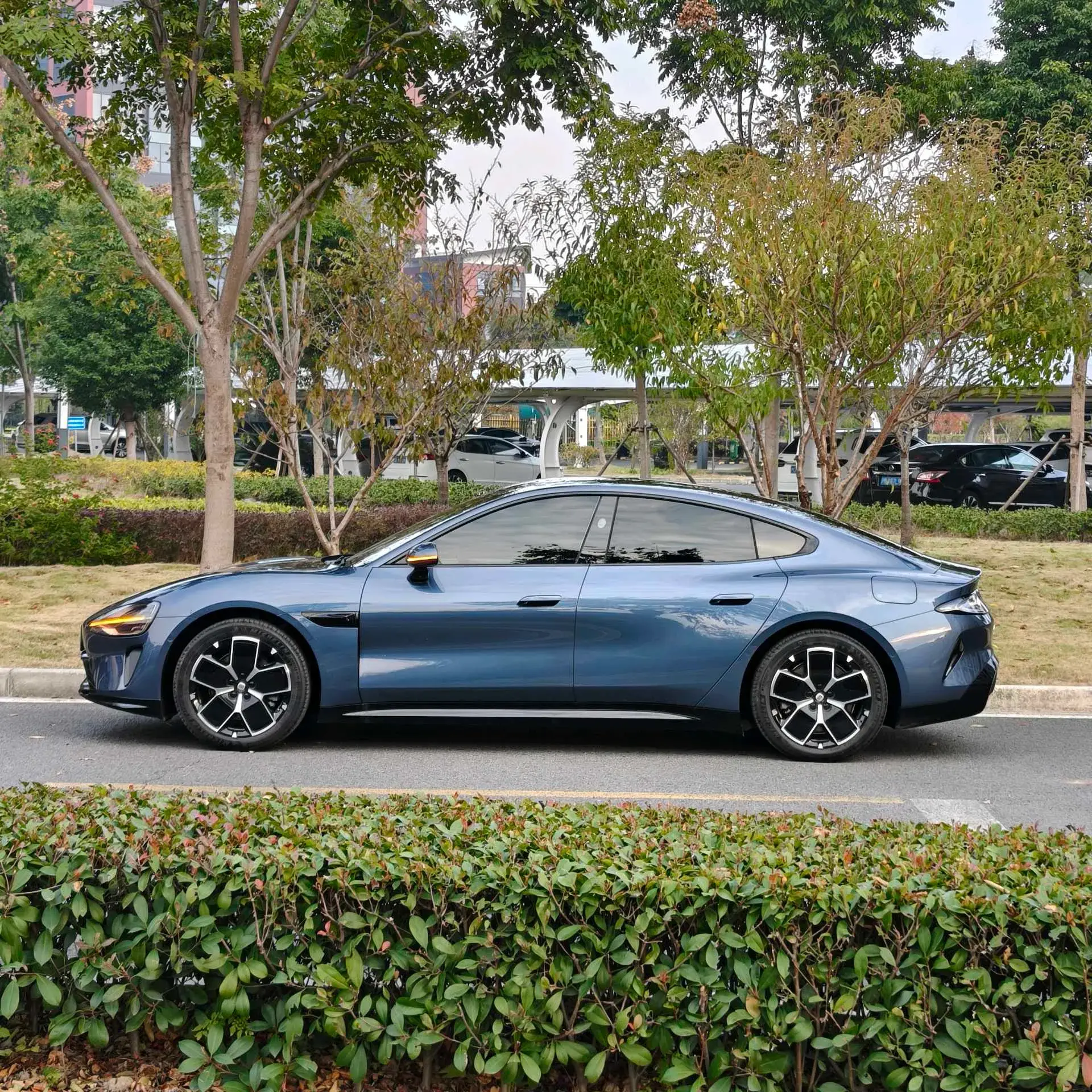 2024 MI SU7 thumbnail 2