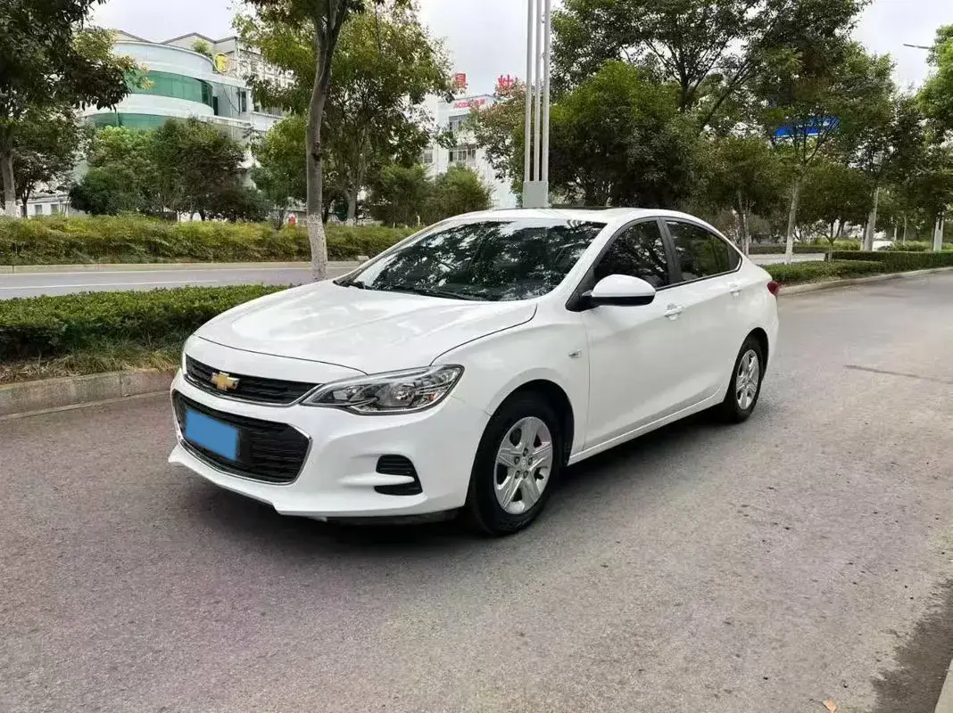 2019 CHEVROLET CAVALIER view 1