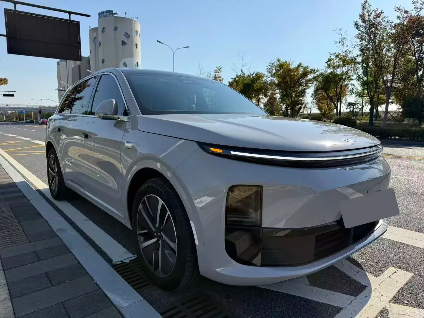 2024 LI L6 thumbnail 2