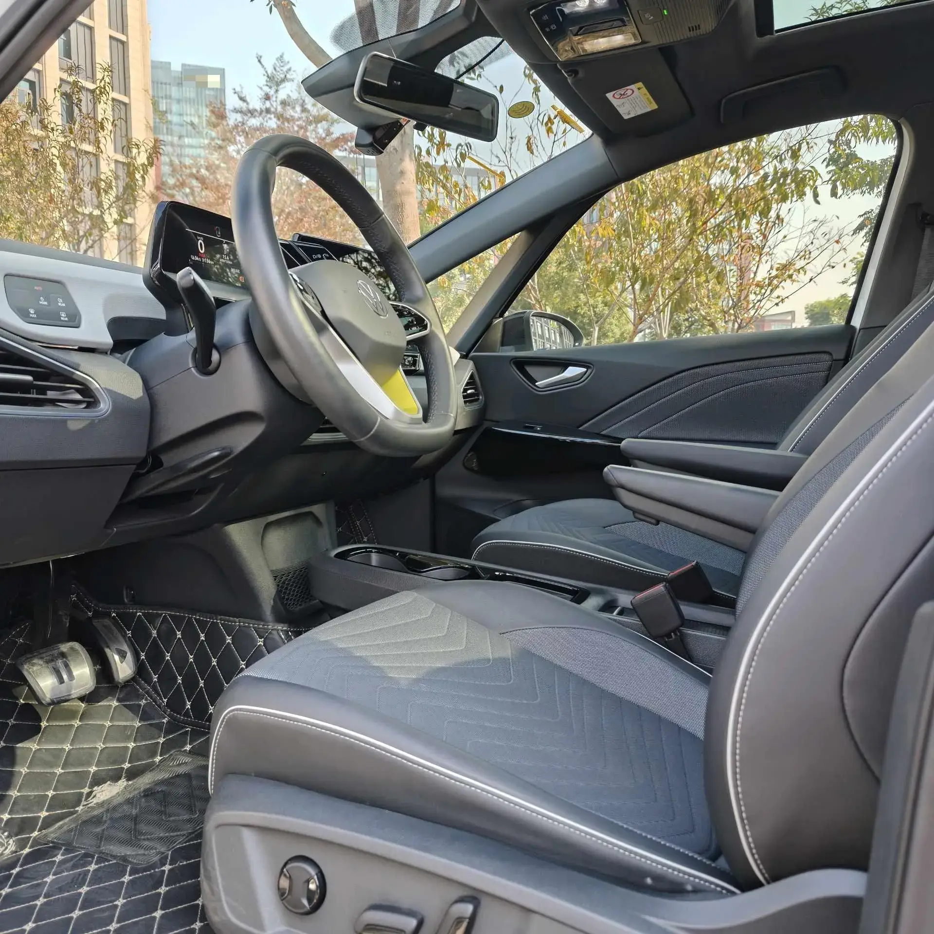 2024 VOLKSWAGEN ID.3 thumbnail 4