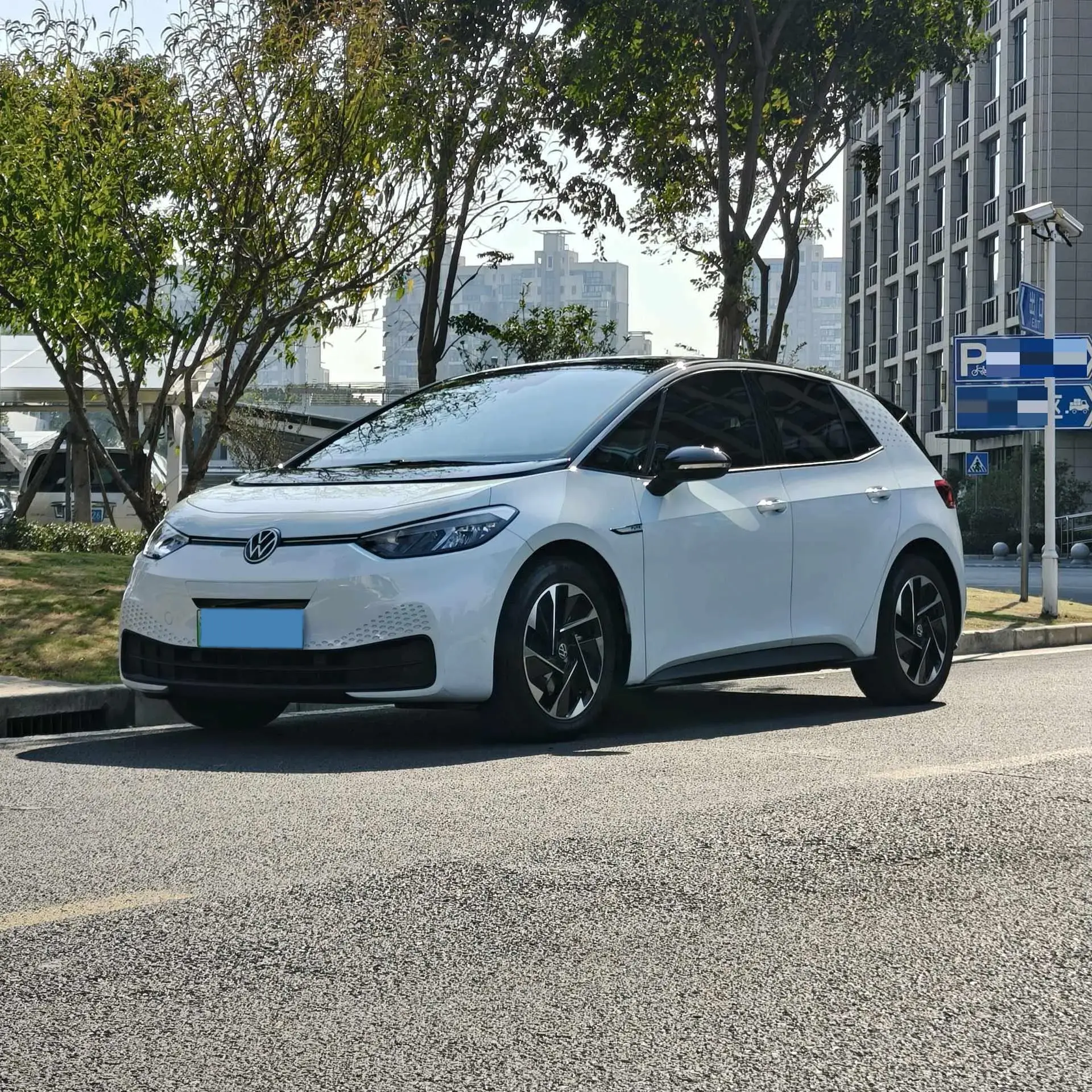 2024 VOLKSWAGEN ID.3 view 1