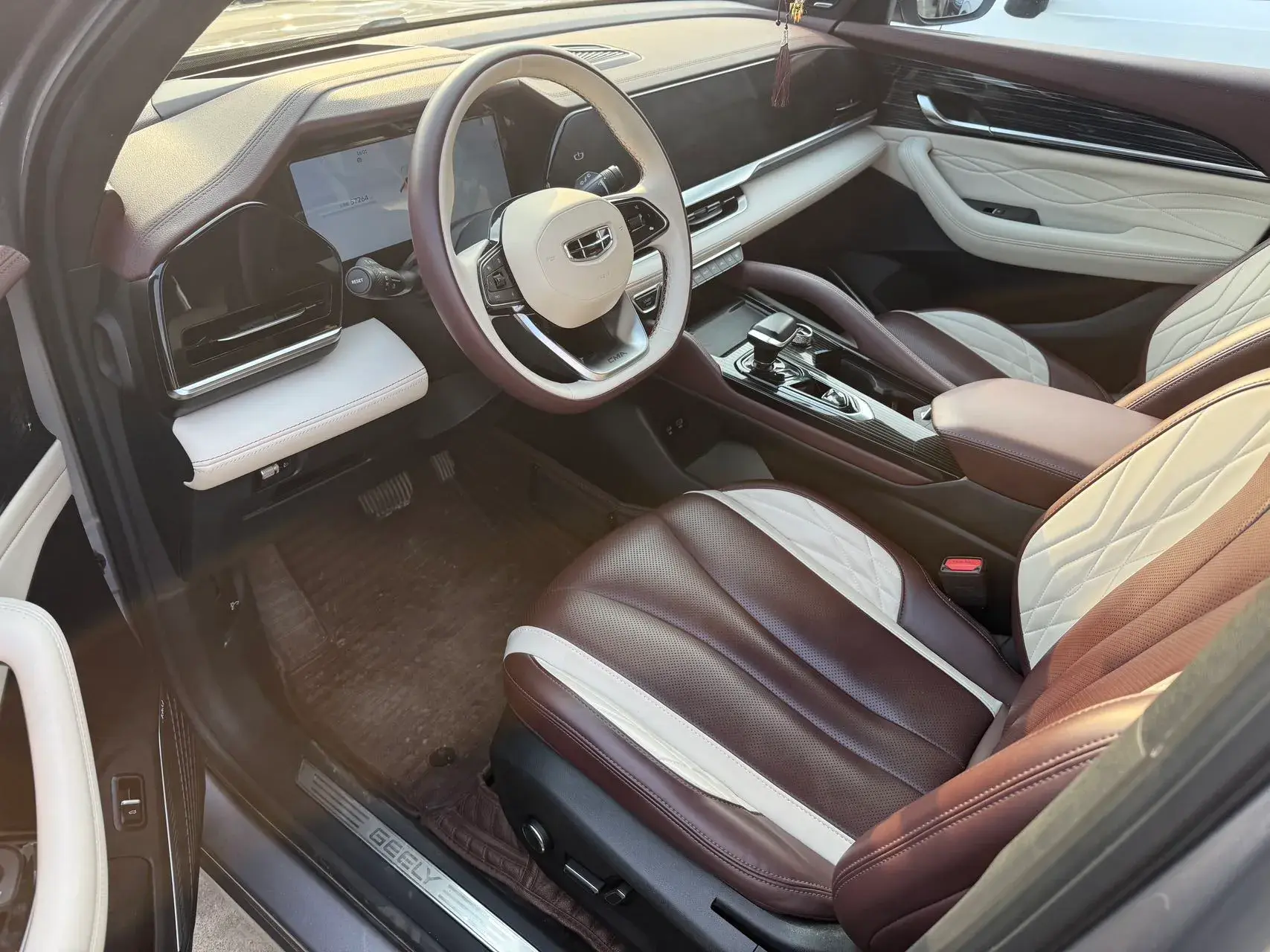 2021 GEELY MONJARO thumbnail 2