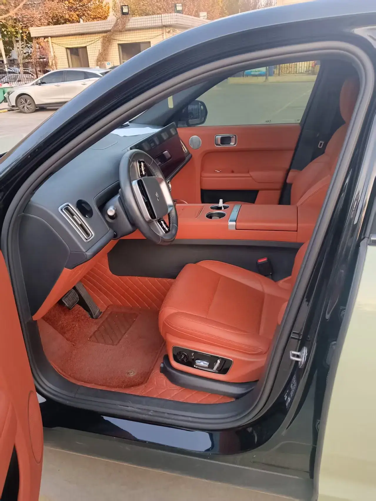 2023 LI L7 thumbnail 4