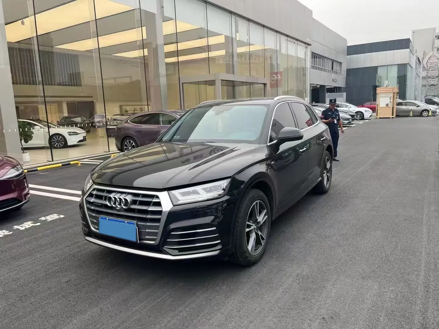 2020 AUDI Q5L view 1