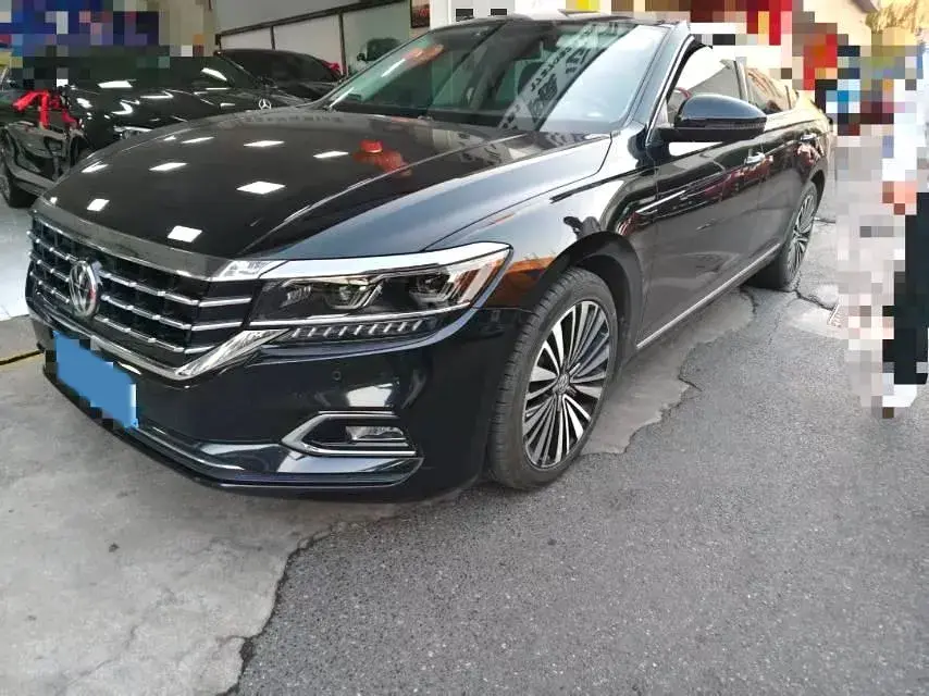 2020 VOLKSWAGEN PASSAT view 1