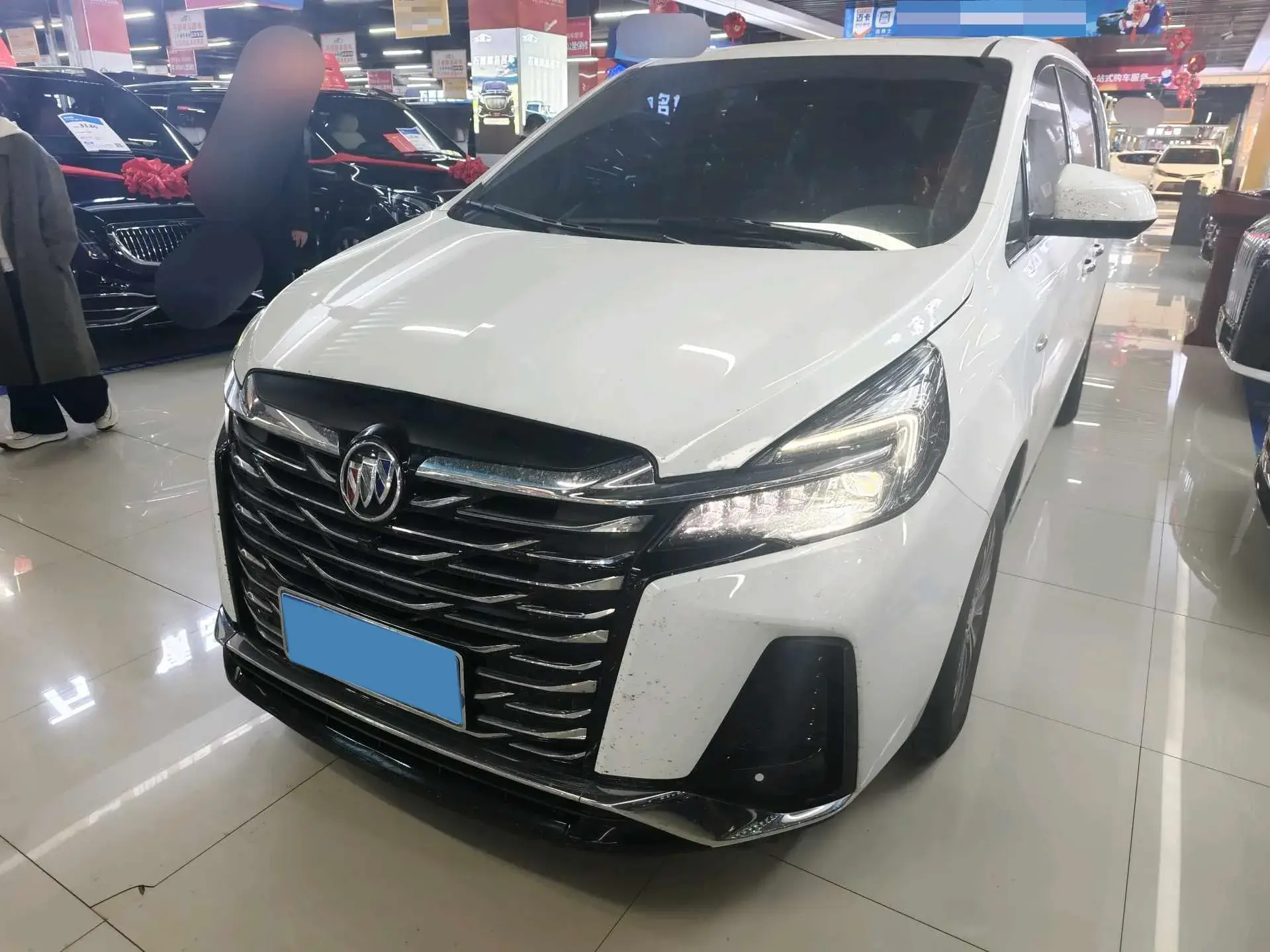 2023 BUICK GL8 view 1