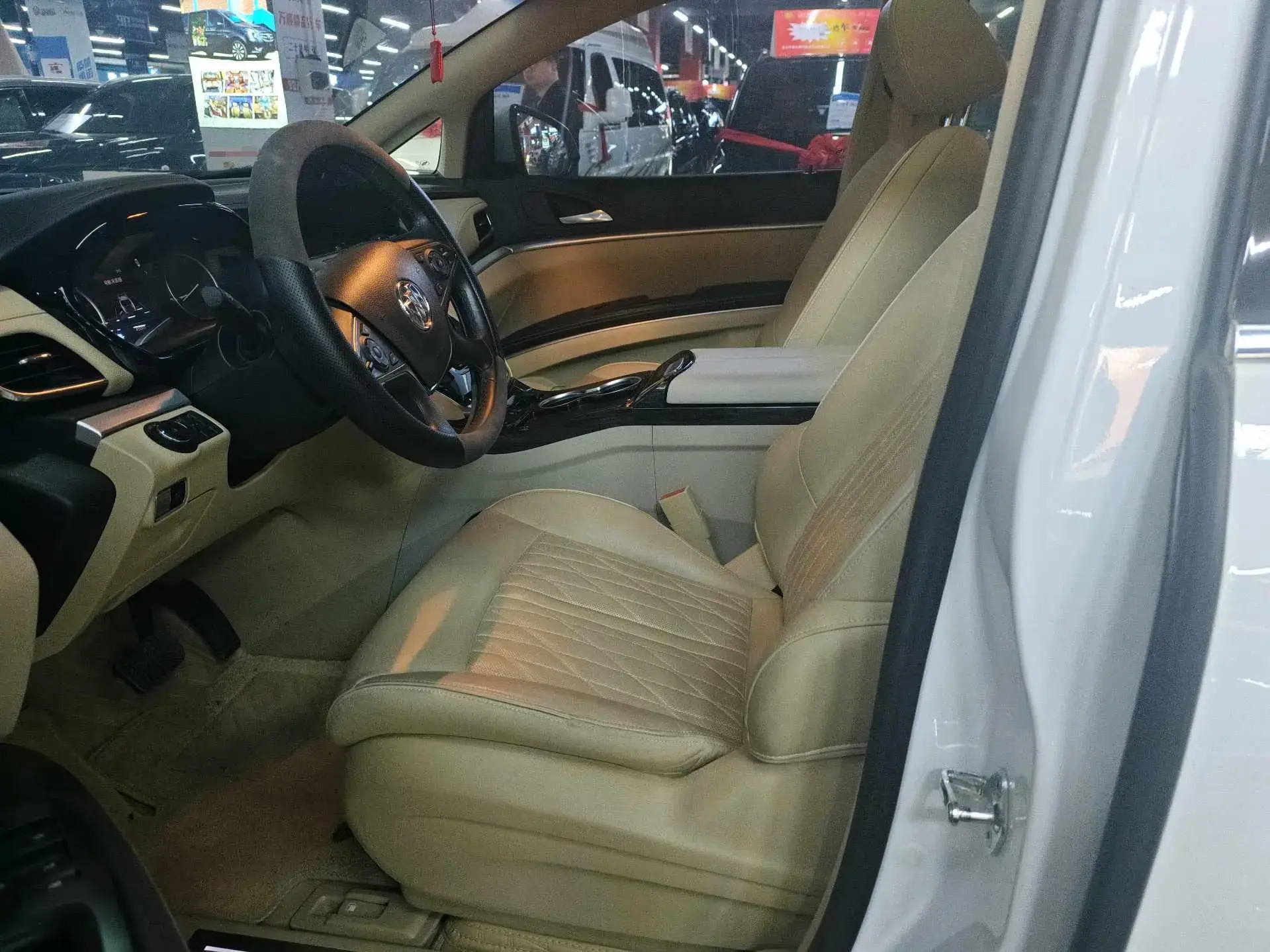 2023 BUICK GL8 thumbnail 3