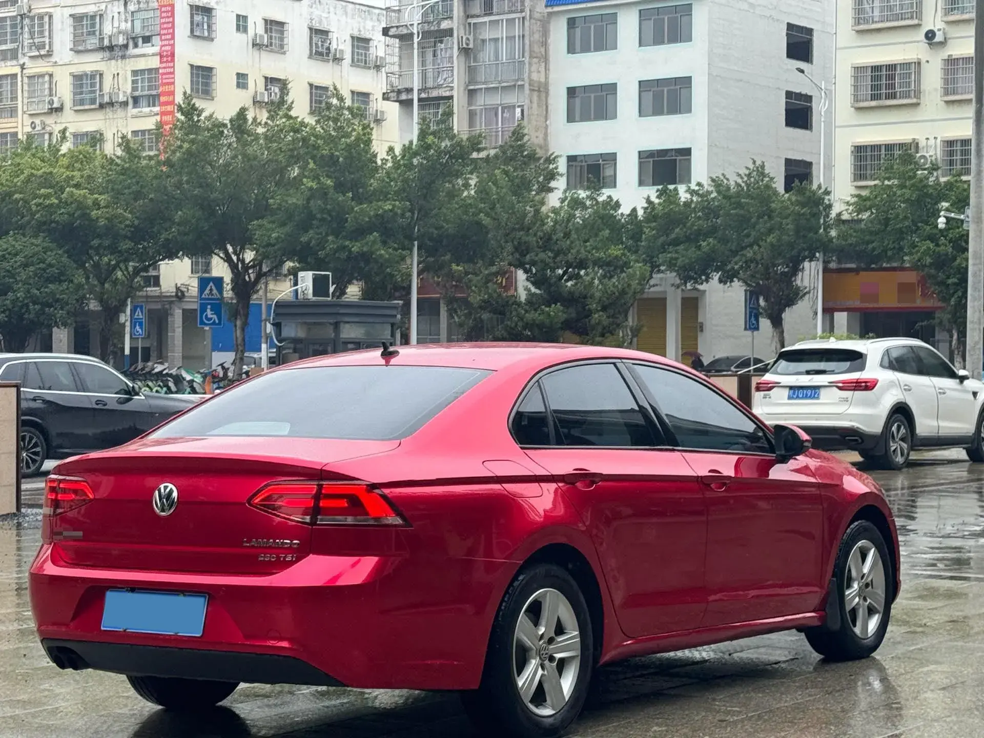 2018 VOLKSWAGEN LAMANDO thumbnail 3