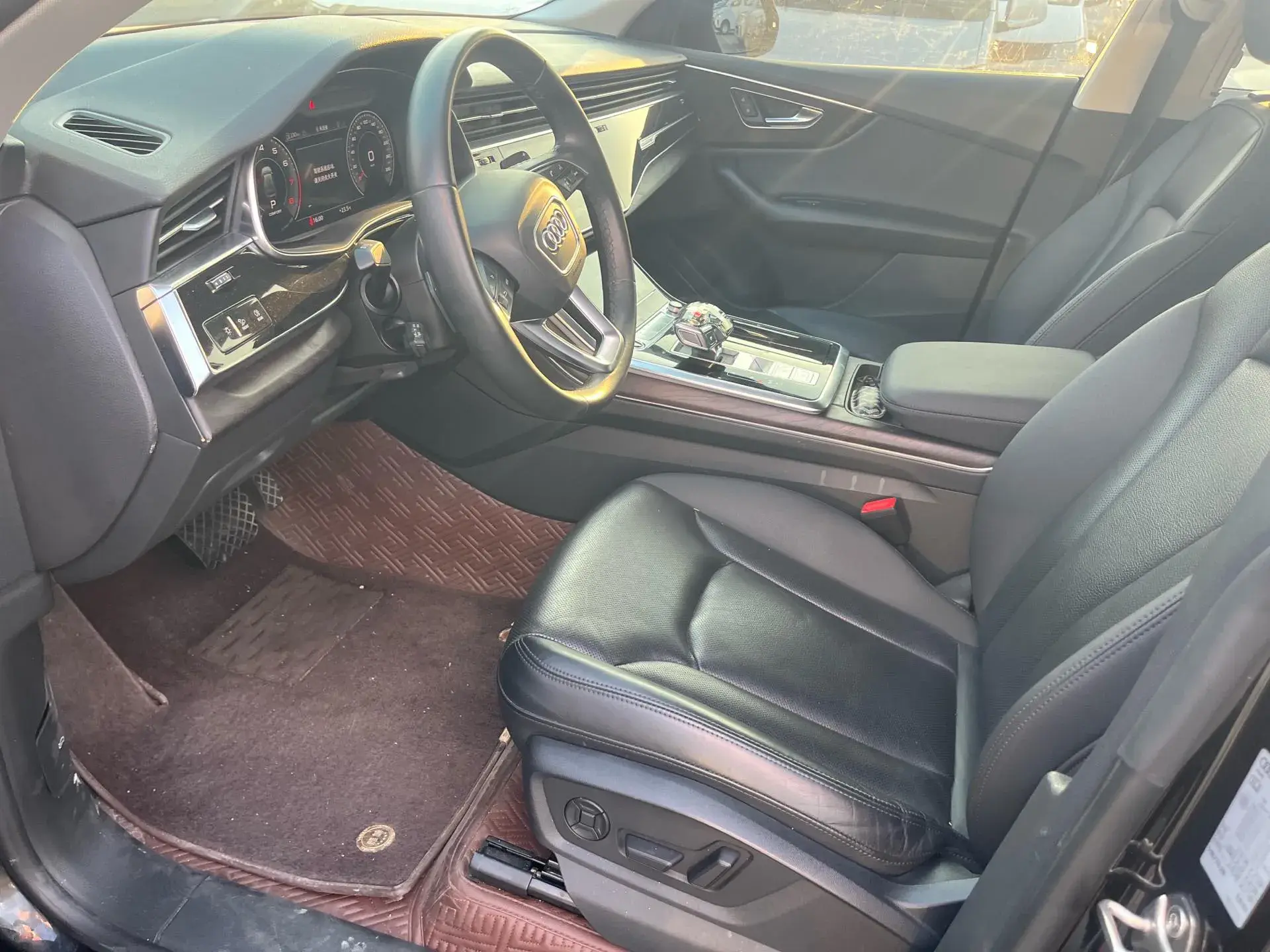 2022 AUDI Q8 thumbnail 3