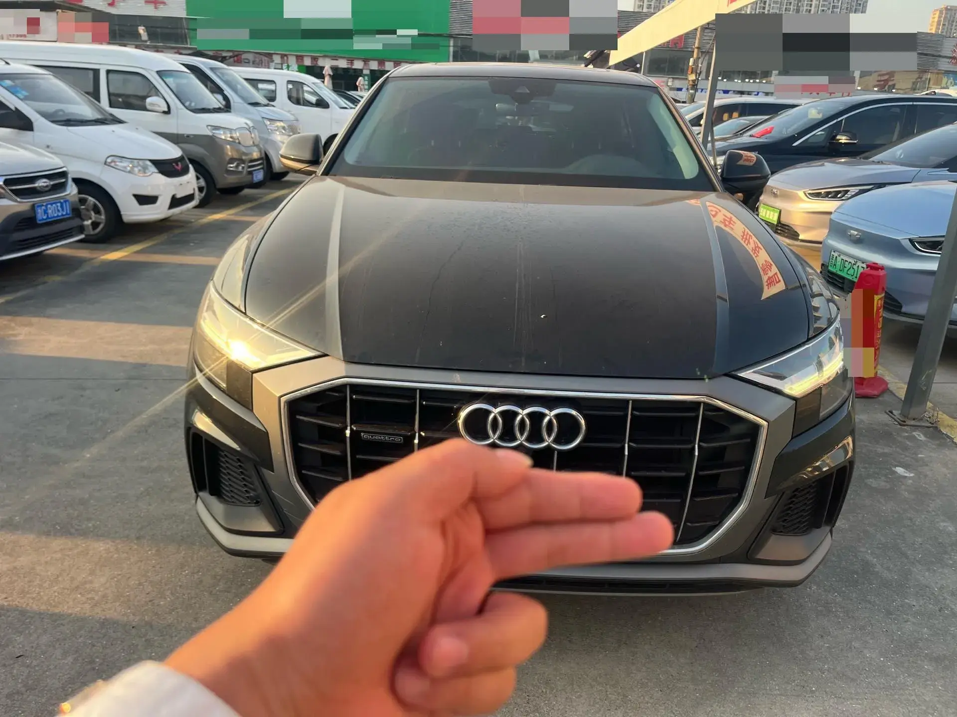 2022 AUDI Q8 thumbnail 2