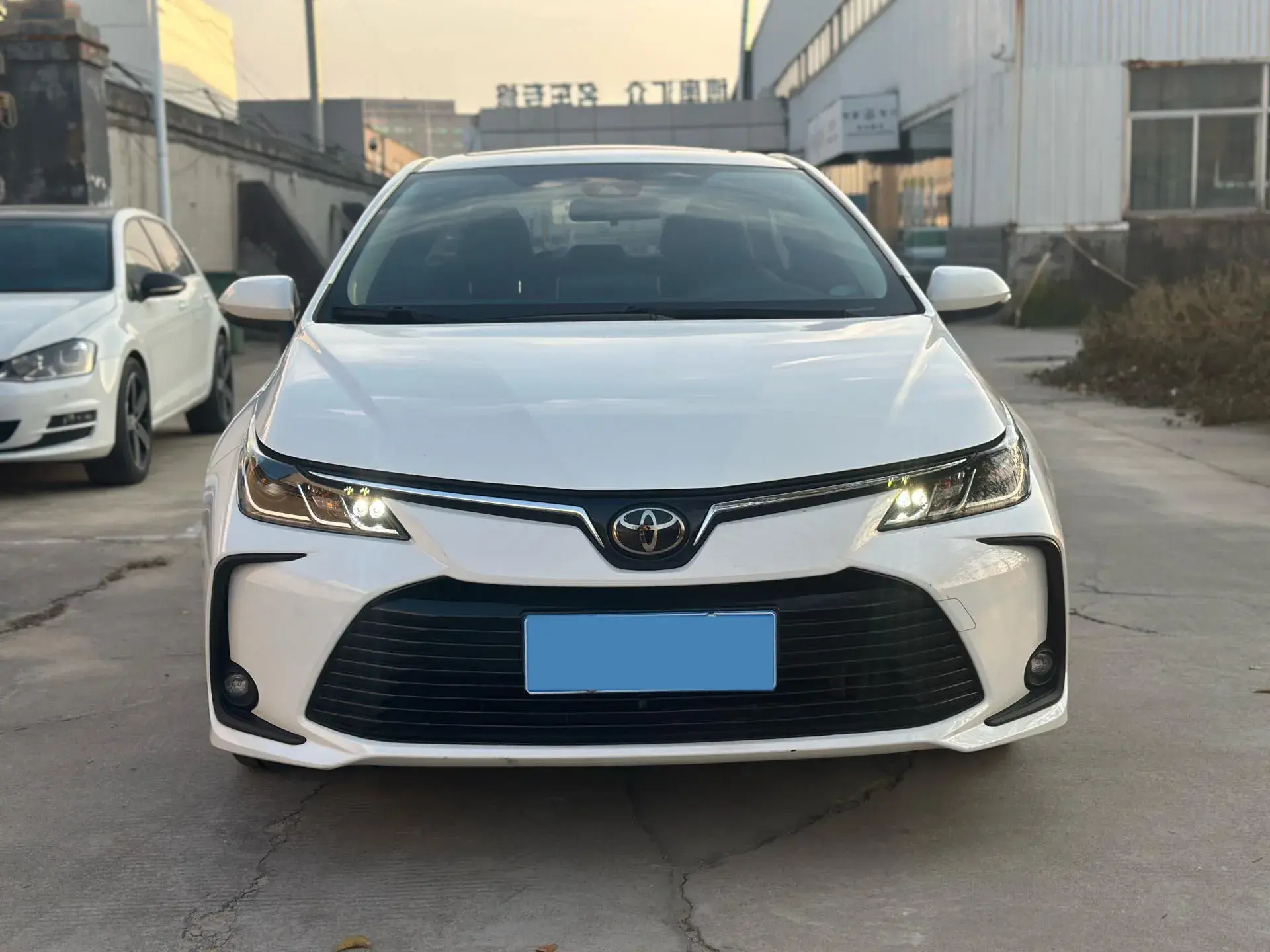 2021 TOYOTA COROLLA thumbnail 2