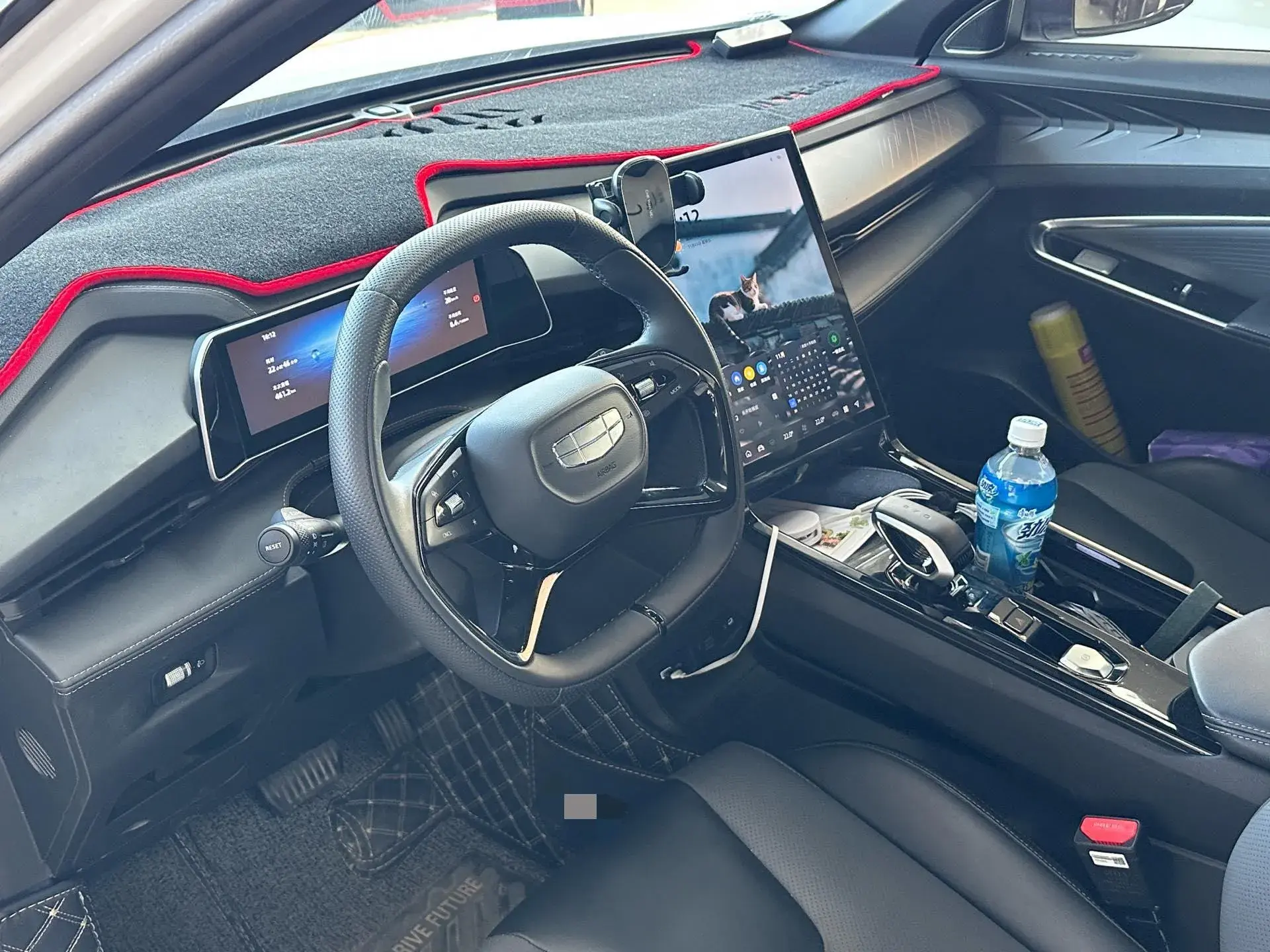 2023 GEELY AZKARRA thumbnail 4