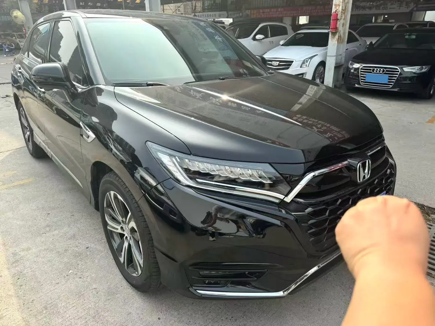 2023 HONDA UR-V thumbnail 2