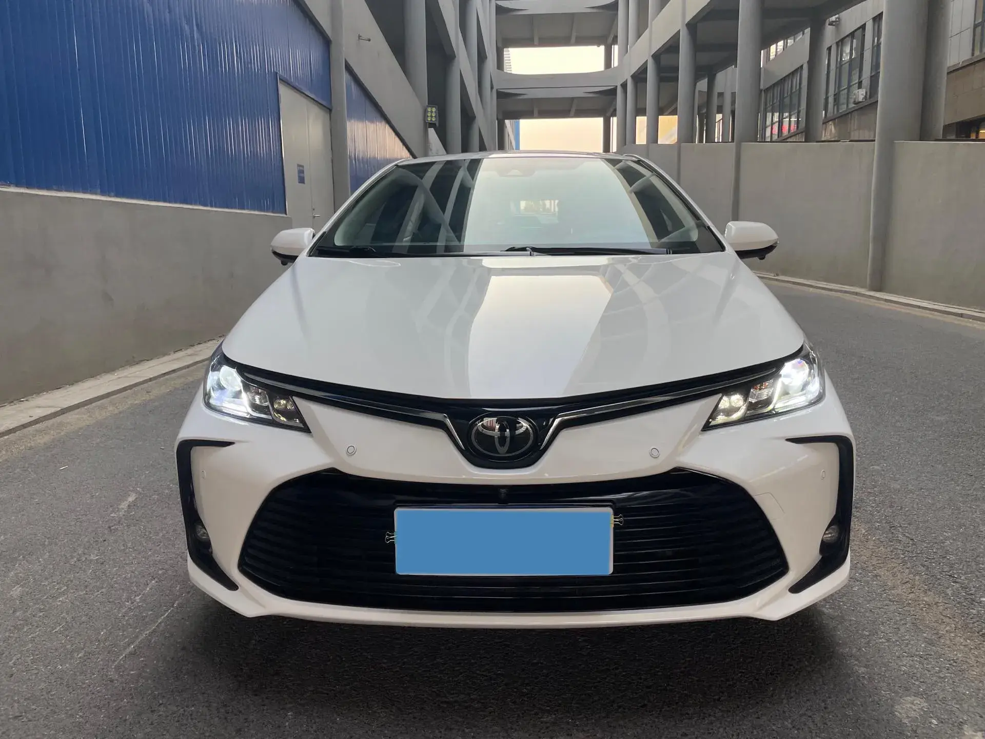 2021 TOYOTA COROLLA thumbnail 2