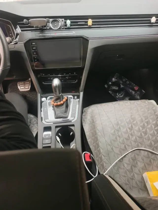 2023 VOLKSWAGEN MAGOTAN thumbnail 3