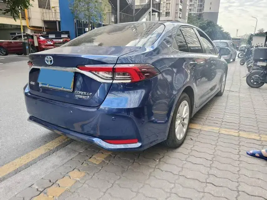 2022 TOYOTA COROLLA thumbnail 3