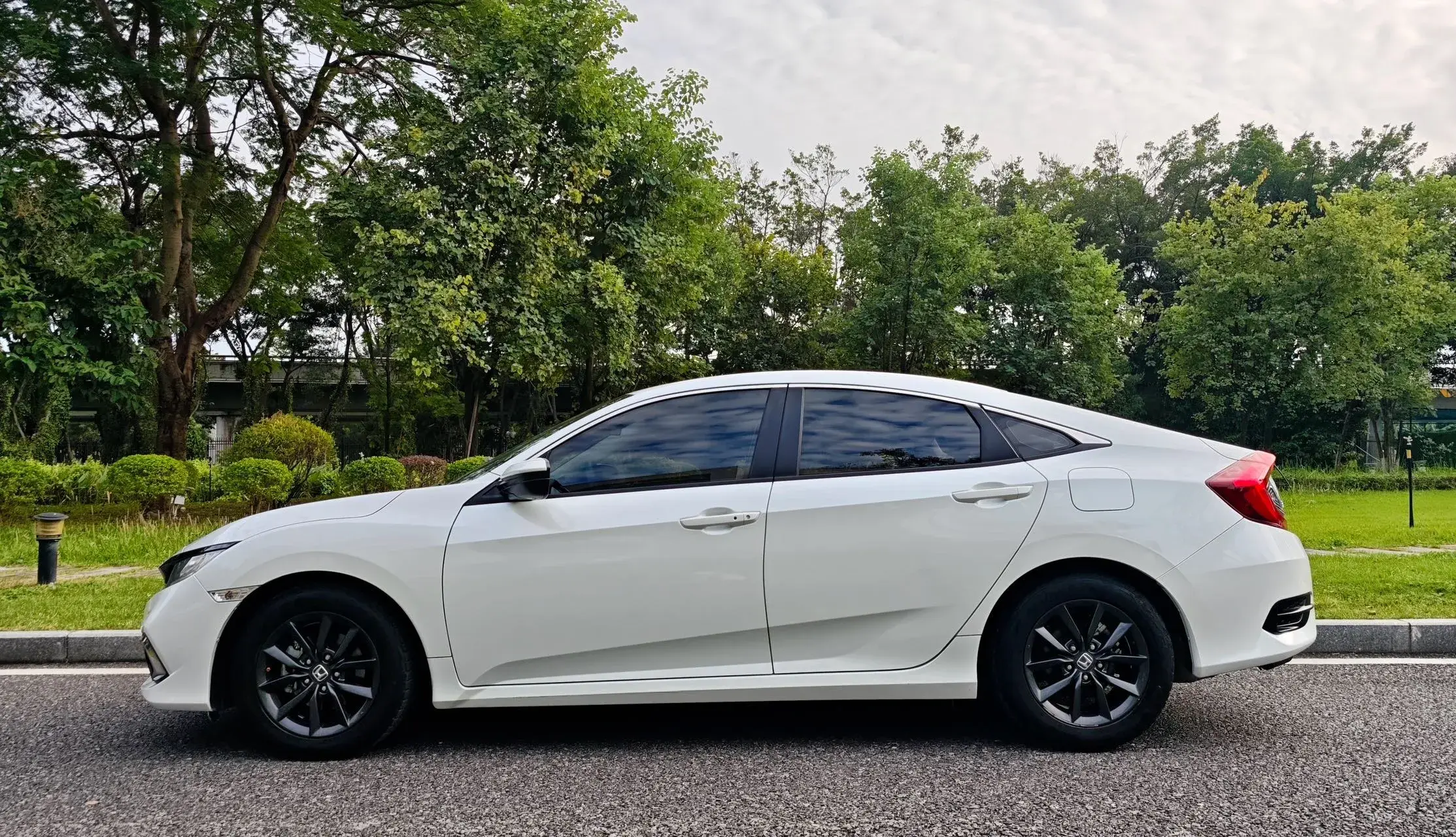 2019 HONDA CIVIC thumbnail 4