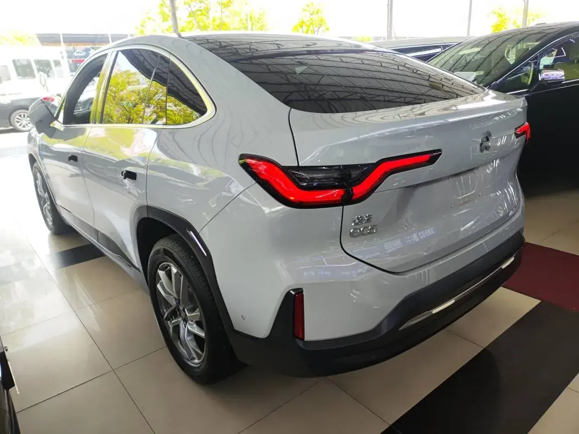 2022 NIO EC6 thumbnail 3