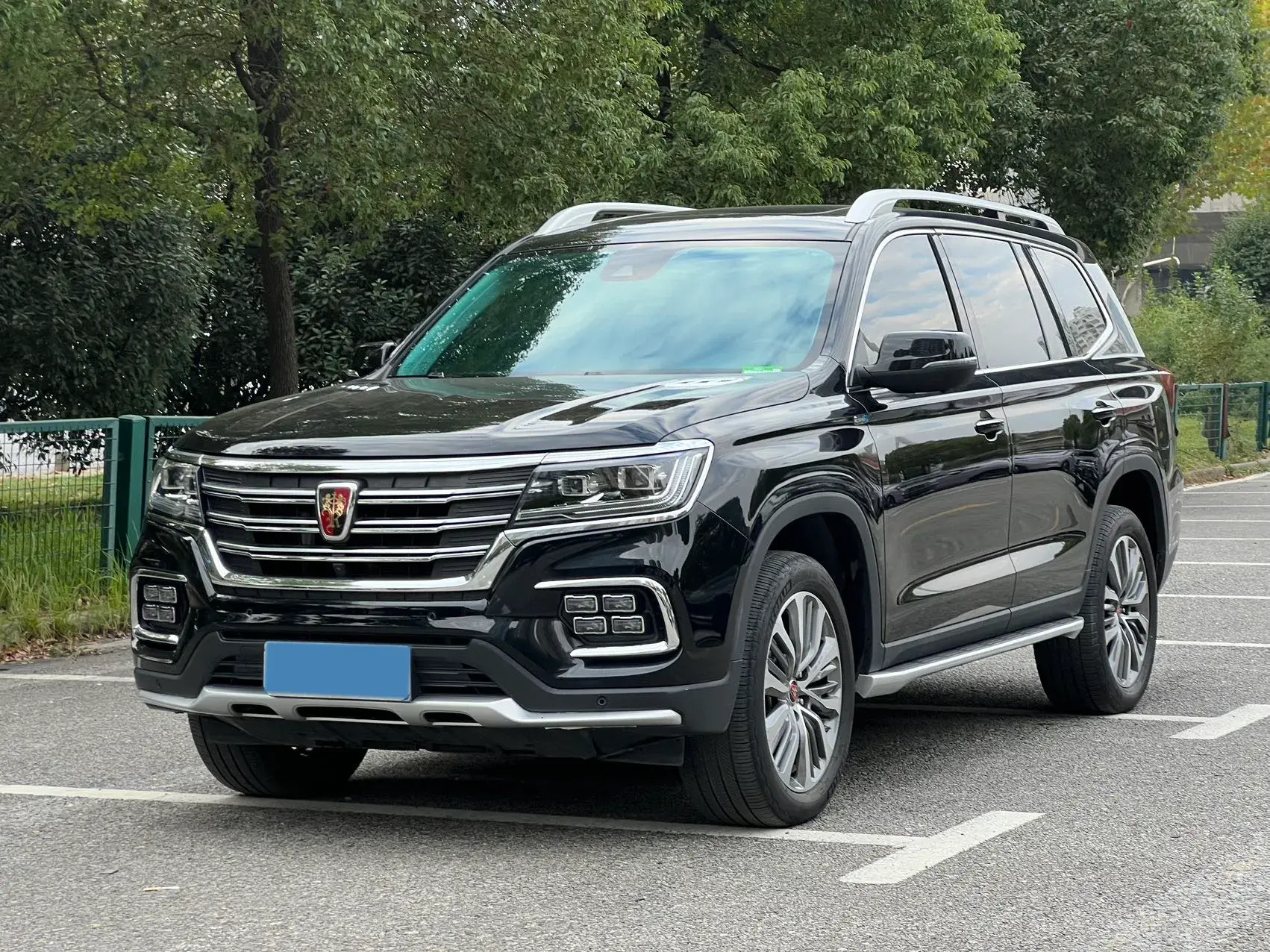 2018 ROEWE RX8 view 1