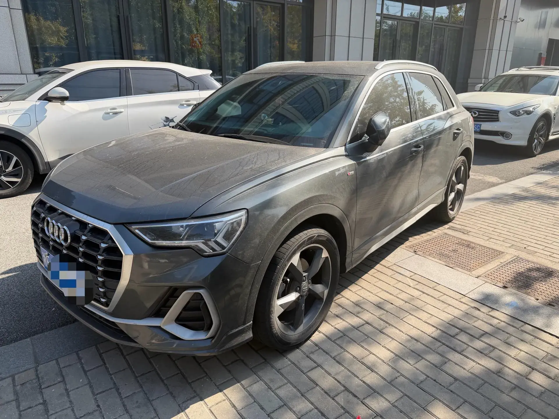 2020 AUDI Q3 view 1