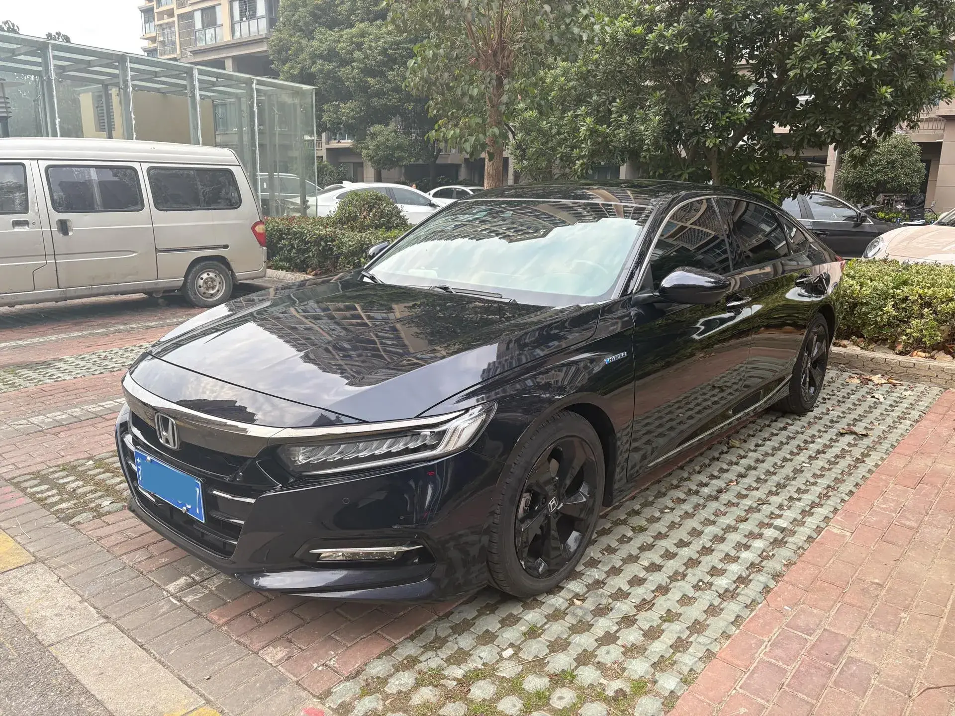 2021 HONDA ACCORD view 1