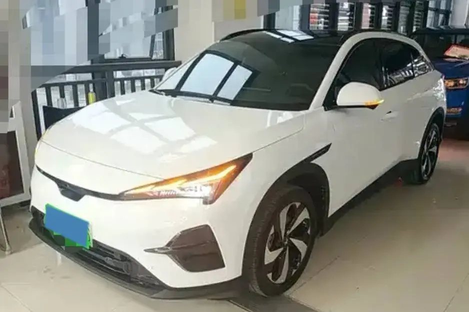 2025 ARCFOX ΑT5 view 1