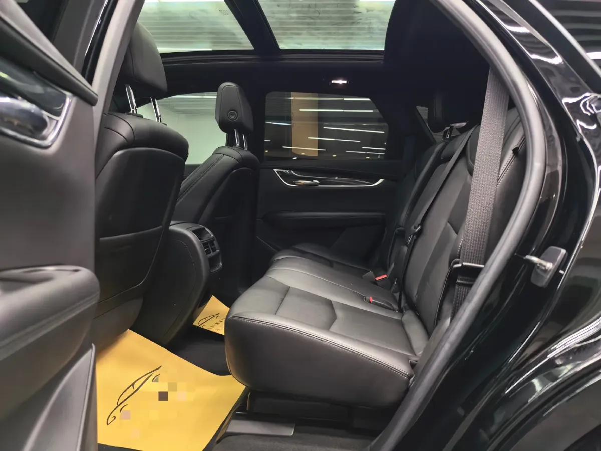 2021 Cadillac XT5 2.0T 237HP L4 9AT,autocango,china used car exporter,china ev exporter,chinese used car exporter,chinese used ev exporter