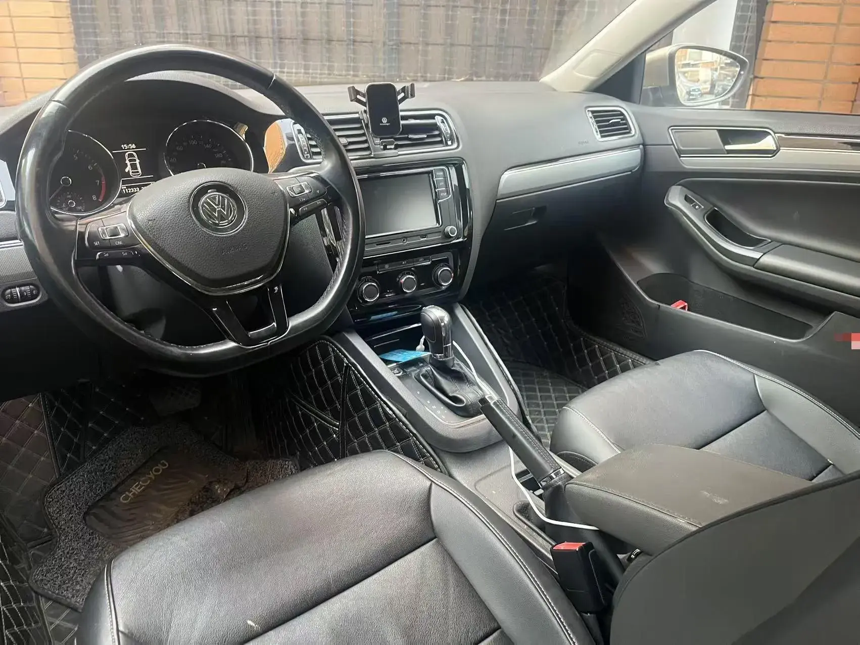 2017 VOLKSWAGEN SAGITAR thumbnail 3