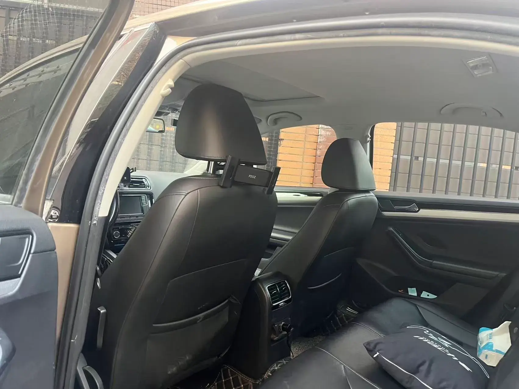 2017 VOLKSWAGEN SAGITAR thumbnail 4