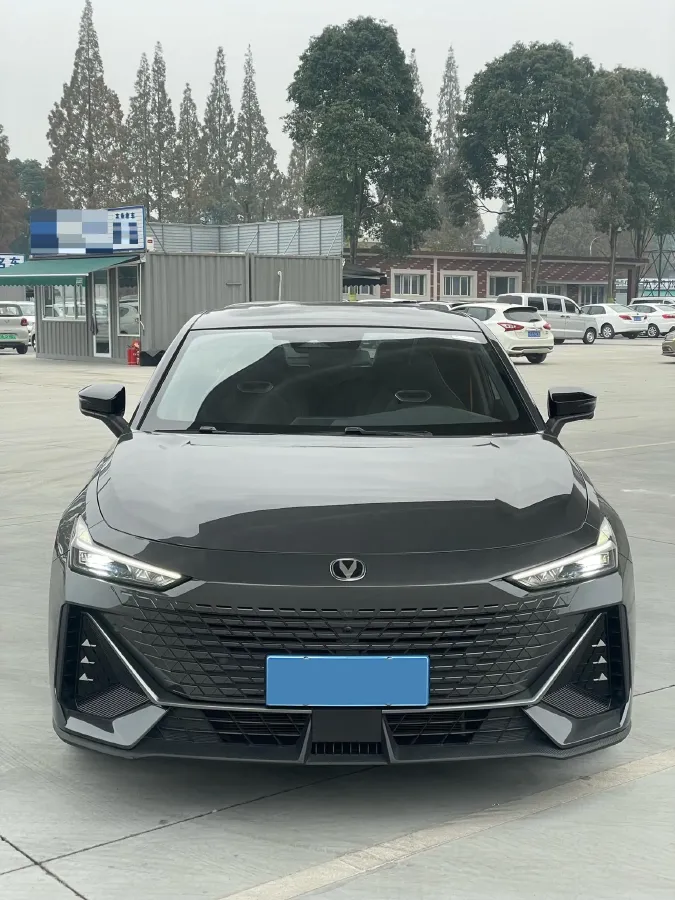 2022 ChangAn UNI-V 1.5T 188HP L4 7DCT,autocango,china used car exporter,china ev exporter,chinese used car exporter,chinese used ev exporter