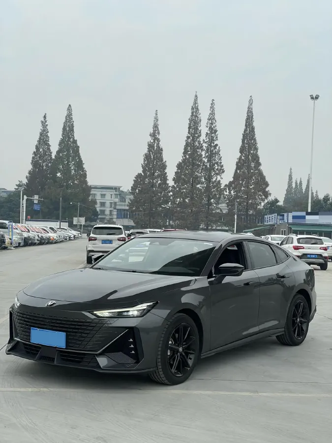 2022 ChangAn UNI-V 1.5T 188HP L4 7DCT,autocango,china used car exporter,china ev exporter,chinese used car exporter,chinese used ev exporter