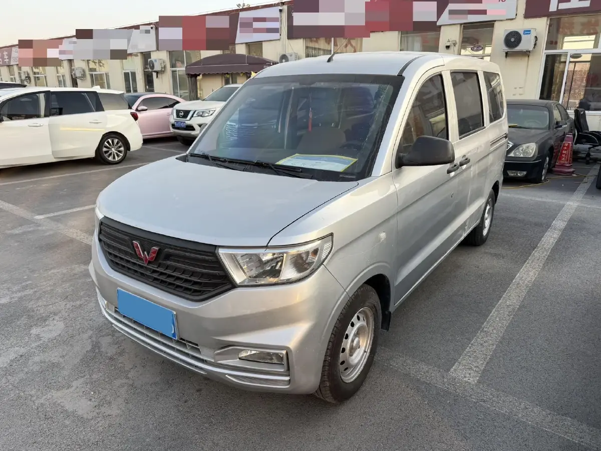 2021 WuLing HongGuang V 1.2L 76HP L4 5MT