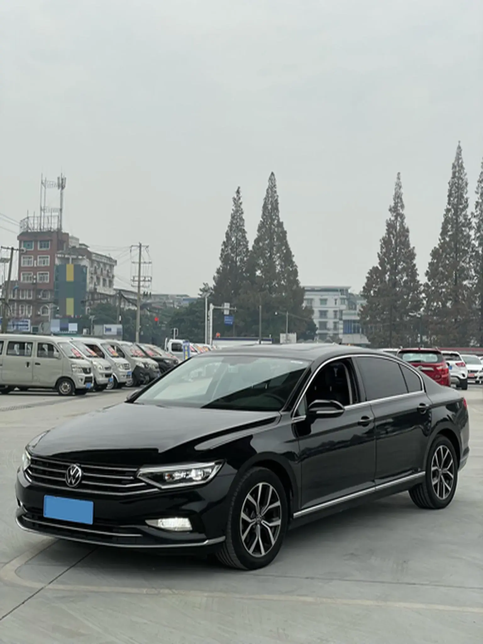 2020 VOLKSWAGEN MAGOTAN view 1