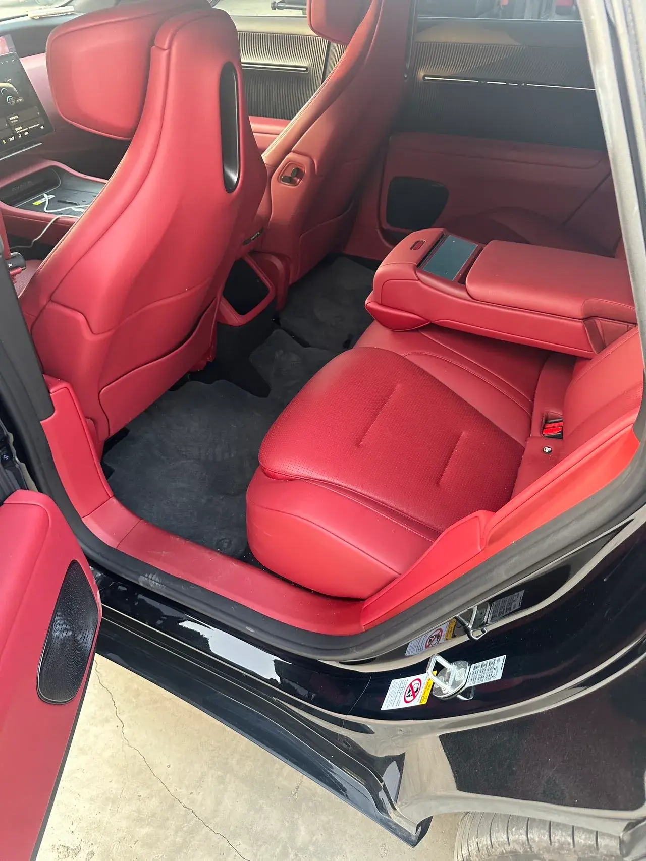 2025 AVATR 12 thumbnail 2