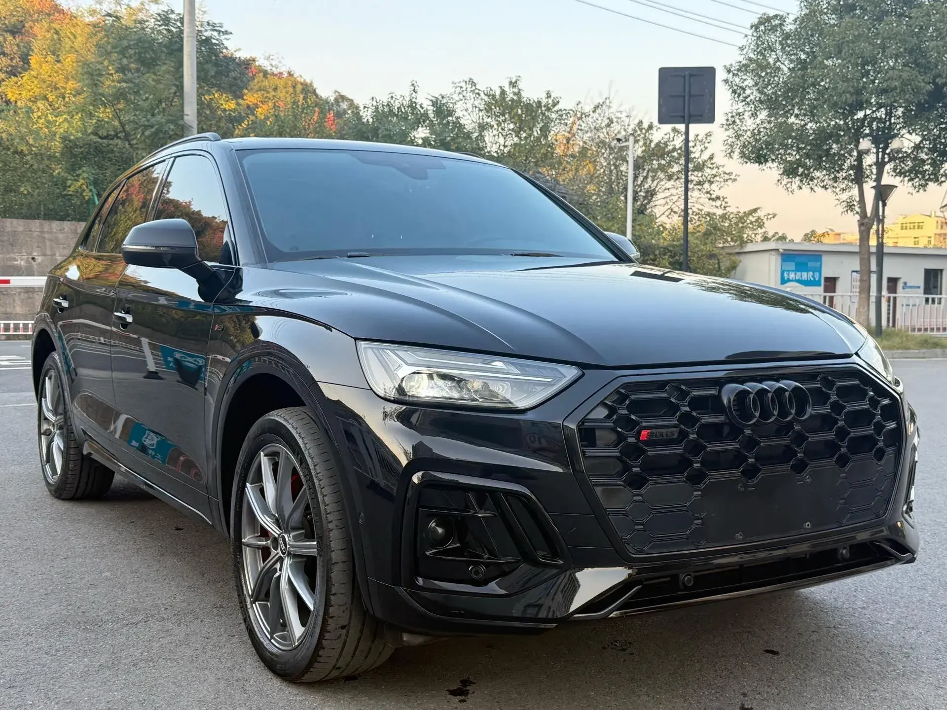 2022 AUDI Q5L thumbnail 3