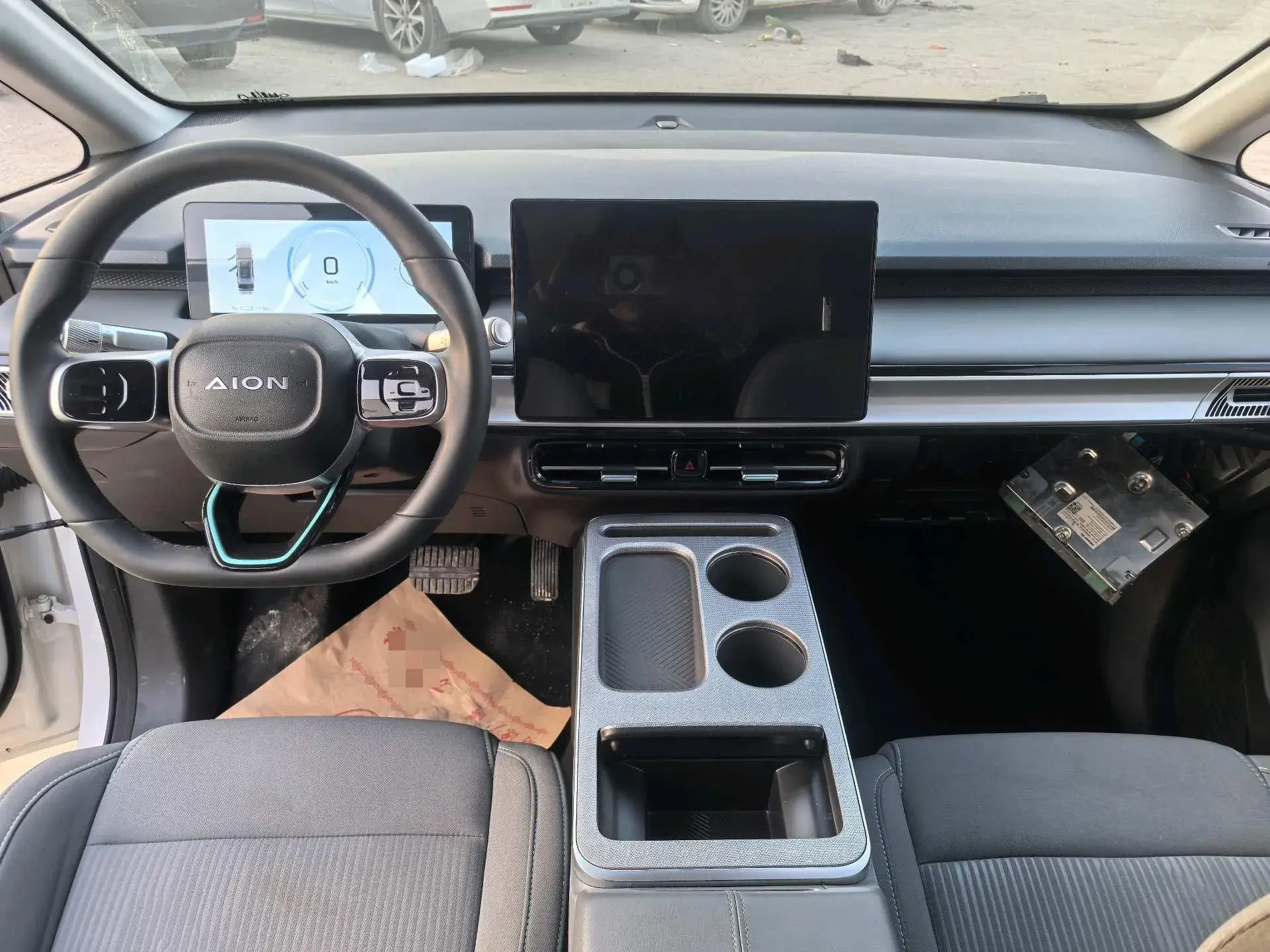 2023 AION Y thumbnail 4