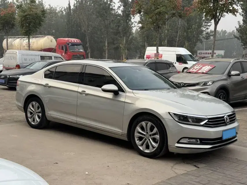 2018 VOLKSWAGEN MAGOTAN thumbnail 3