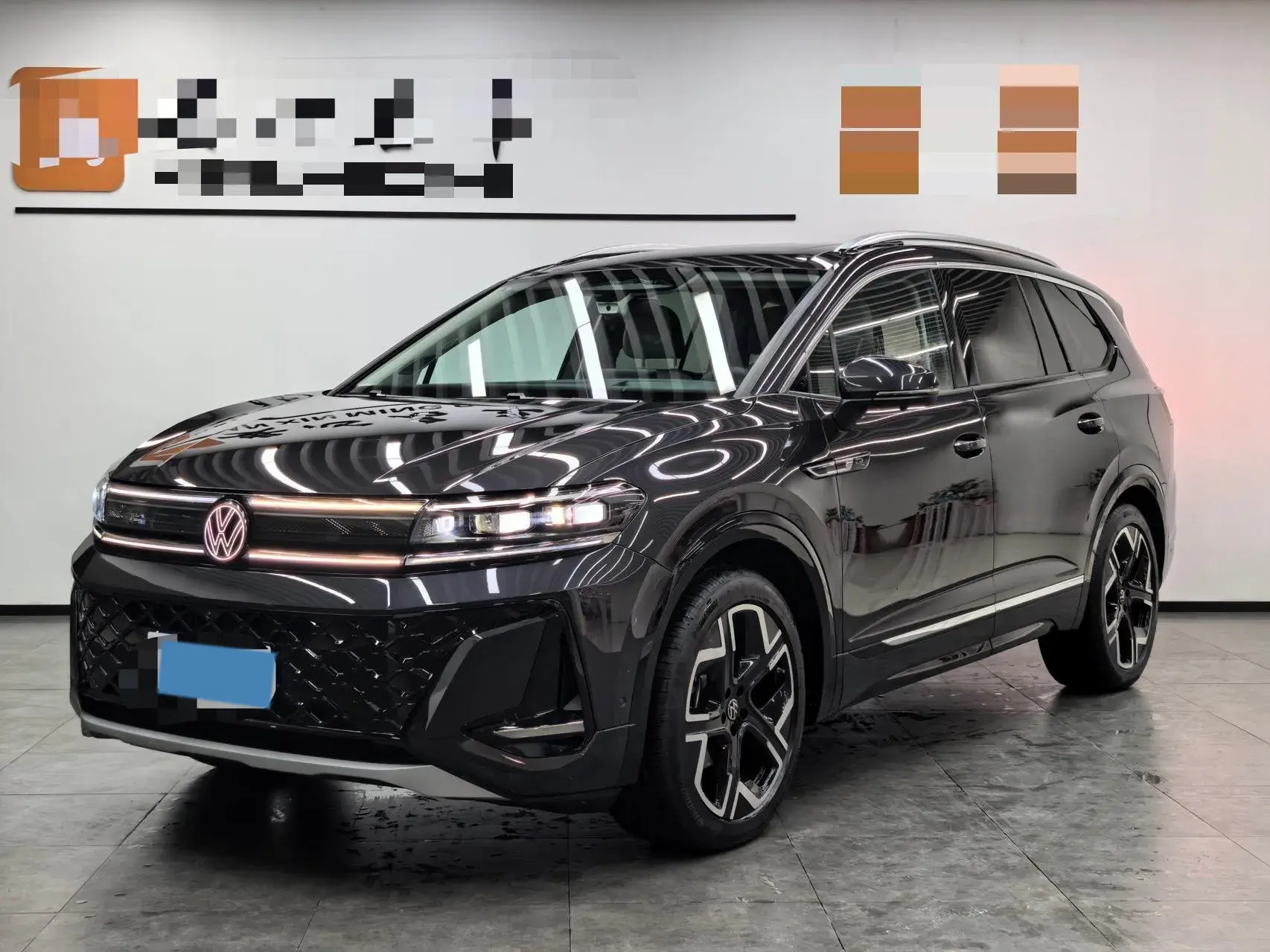 2023 VOLKSWAGEN TALAGON view 1