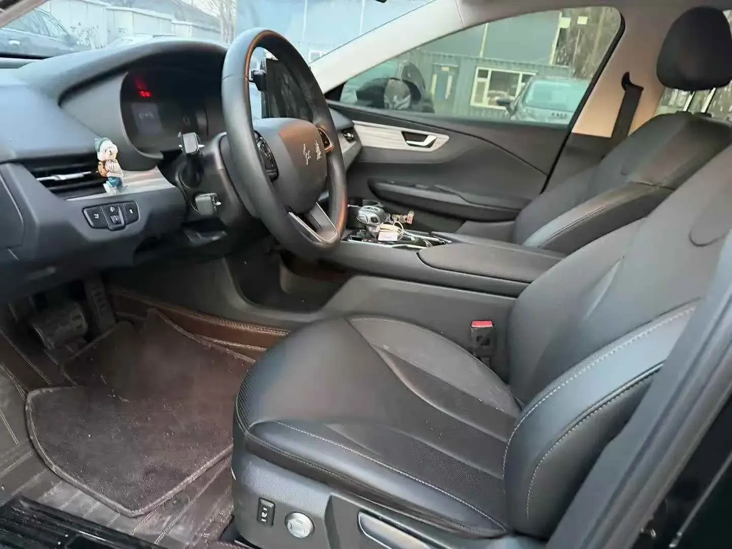 2023 HONGQI E-QM5 thumbnail 4