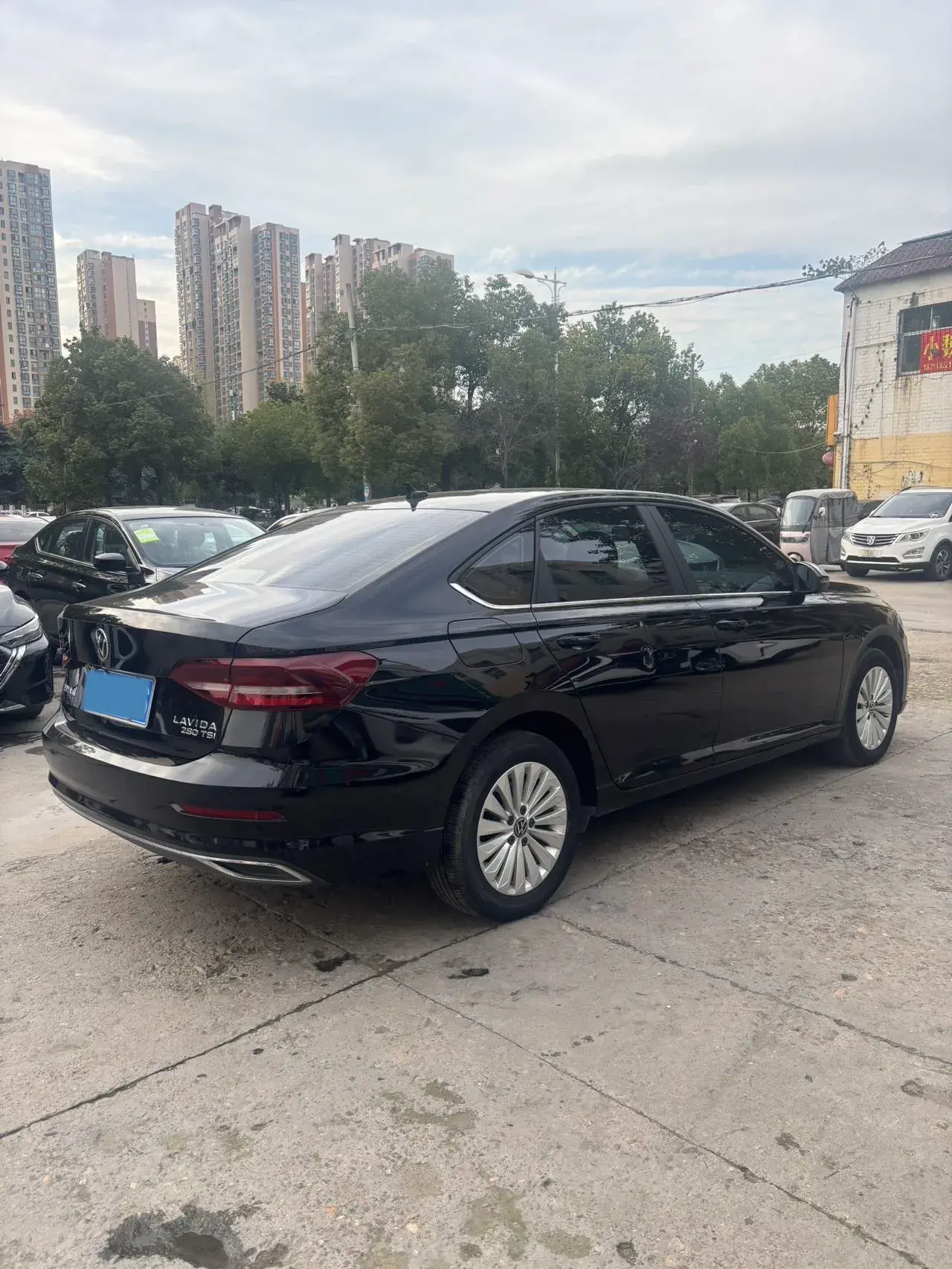 2021 VOLKSWAGEN LAVIDA thumbnail 4