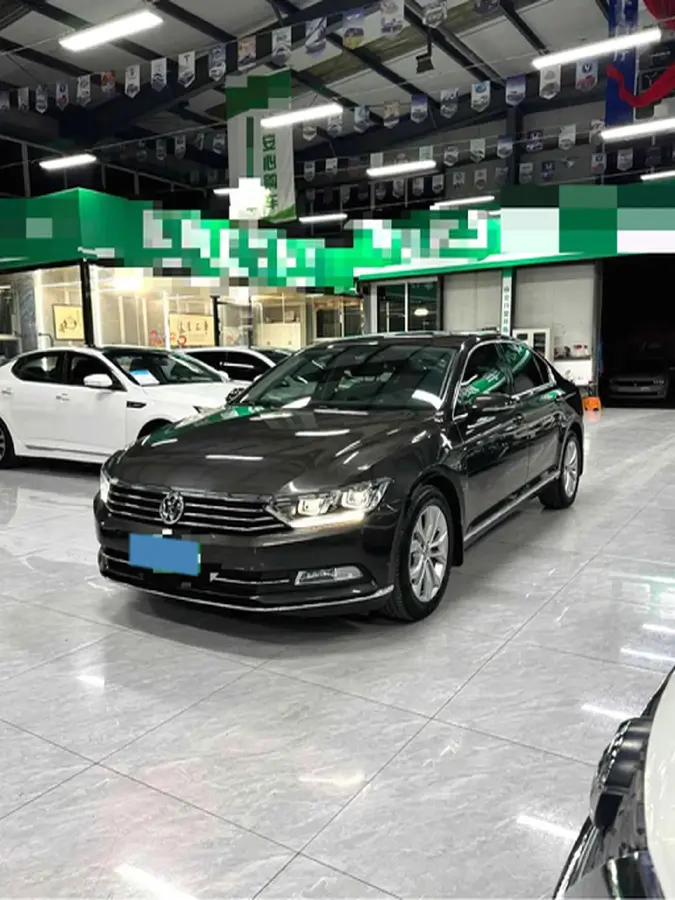 2017 Volkswagen Magotan 2.0T 220HP L4 7DCT