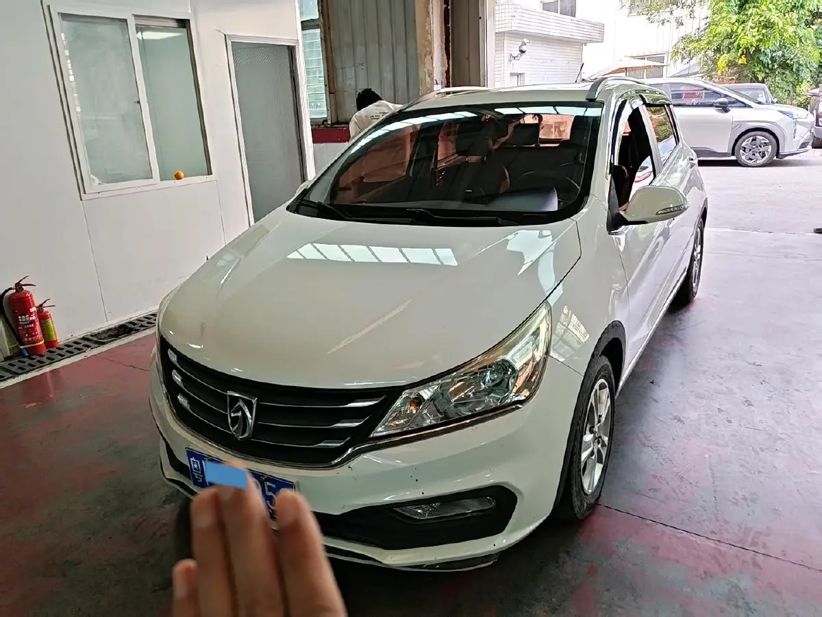 2016 BaoJun 310 1.2L 82HP L4 5MT